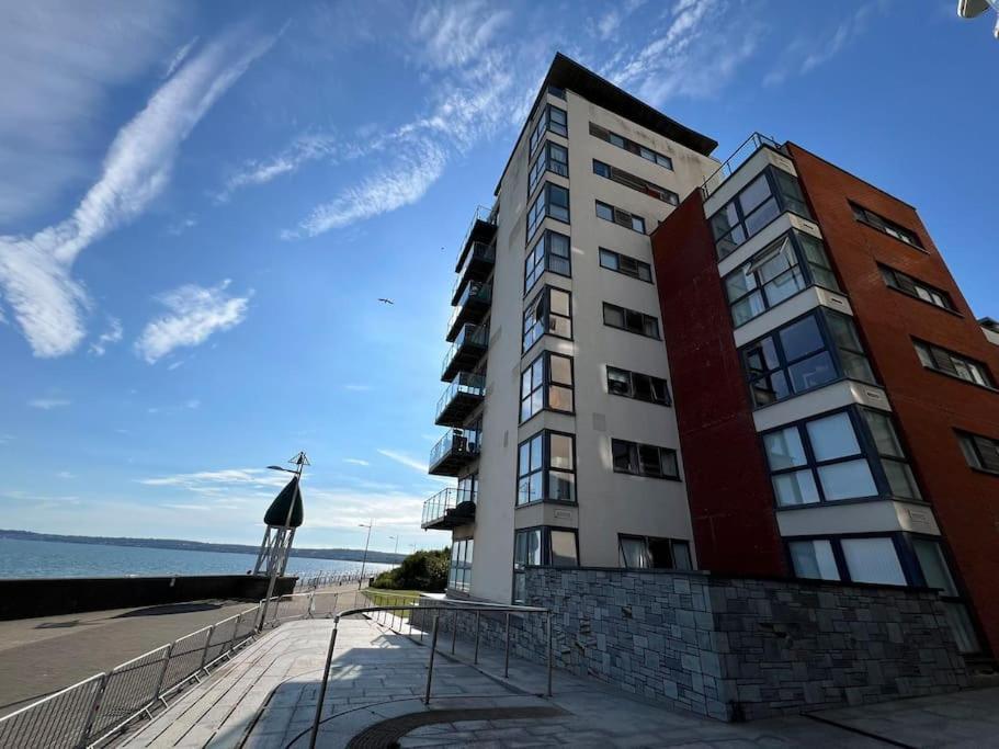 Stylish Seaview One-Bedroom Apt Swansea Dış mekan fotoğraf