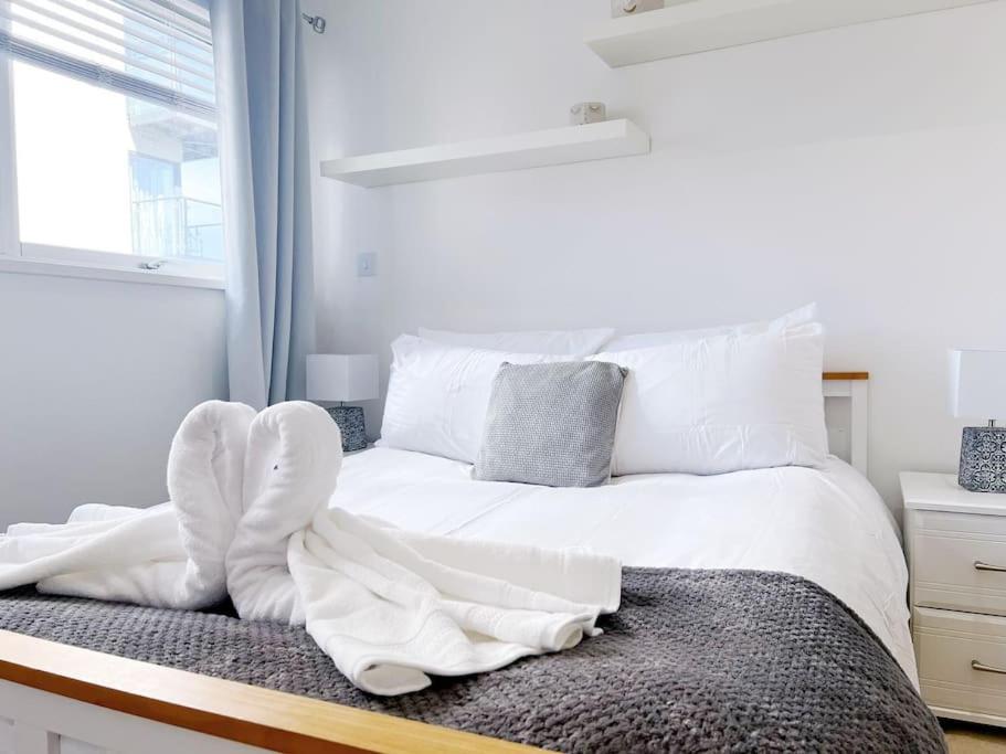 Stylish Seaview One-Bedroom Apt Swansea Dış mekan fotoğraf